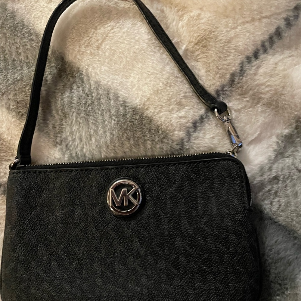 Authentic Michael Kors signature large wristlet